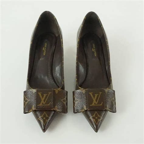 louis vuitton discontinued heels with a bow